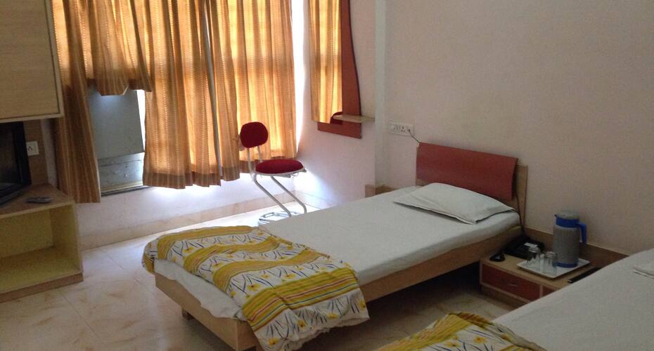 Hotel Natraj Palace, Dhar 4